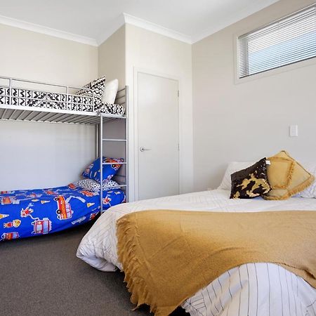 Sky Blue Retreat - Waihi Beach Holiday Home Bagian luar foto