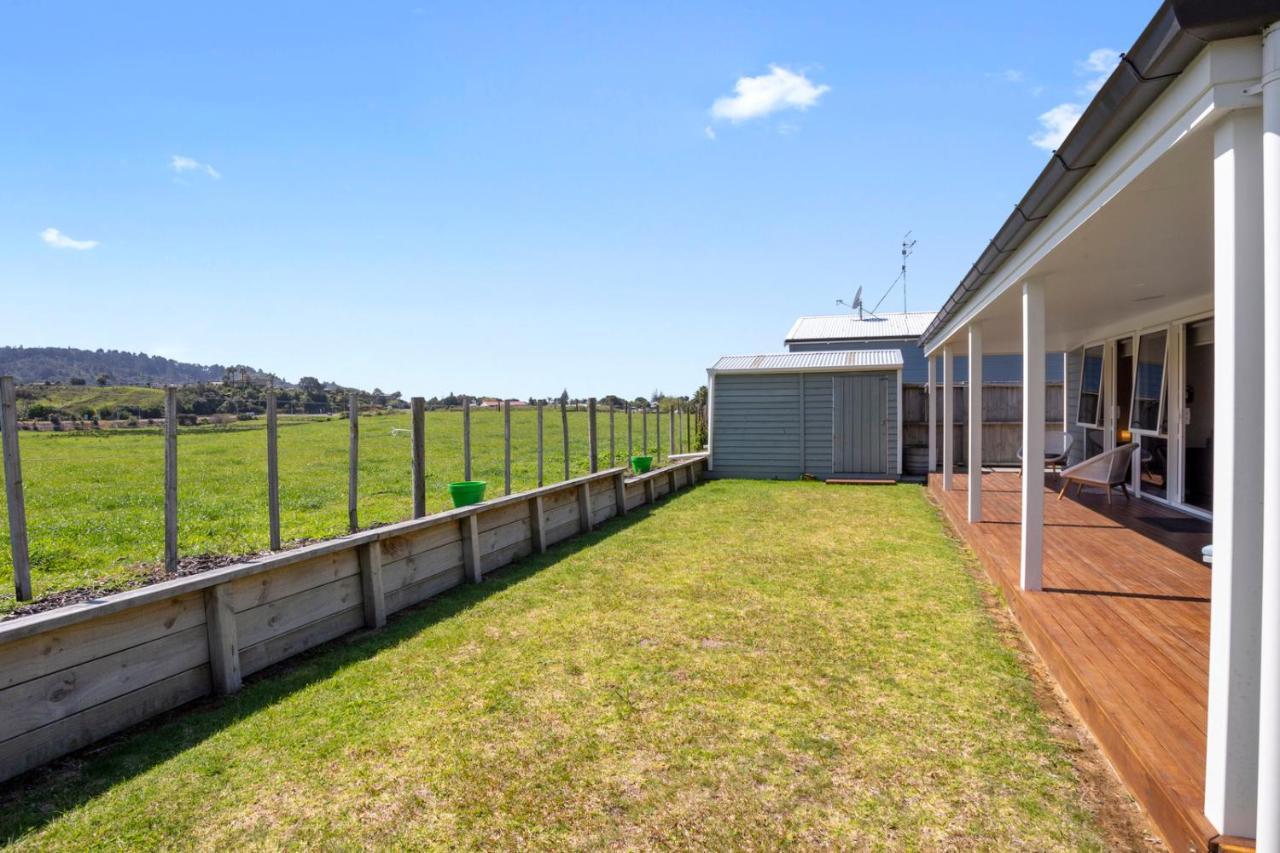Sky Blue Retreat - Waihi Beach Holiday Home Bagian luar foto